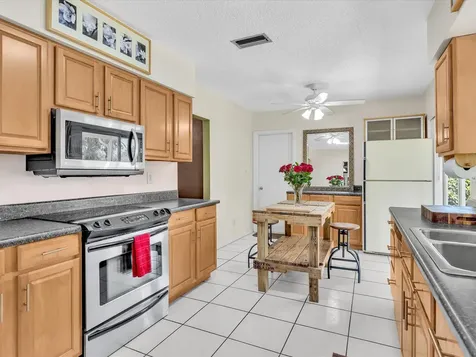 9603 NW 73rd Street Tamarac FL 33321