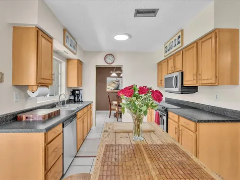 9603 NW 73rd Street Tamarac FL 33321