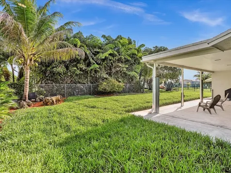 9603 NW 73rd Street Tamarac FL 33321