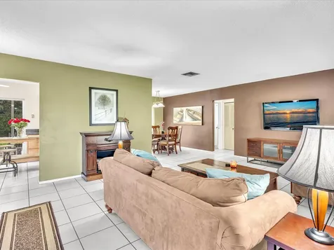9603 NW 73rd Street Tamarac FL 33321