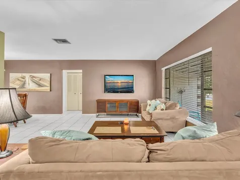 9603 NW 73rd Street Tamarac FL 33321