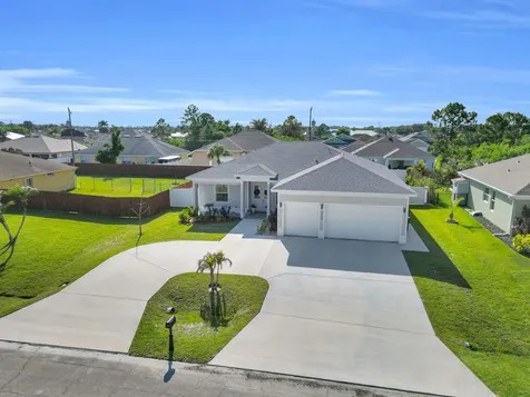 1950 SW Glendale Street Port St Lucie FL 34987