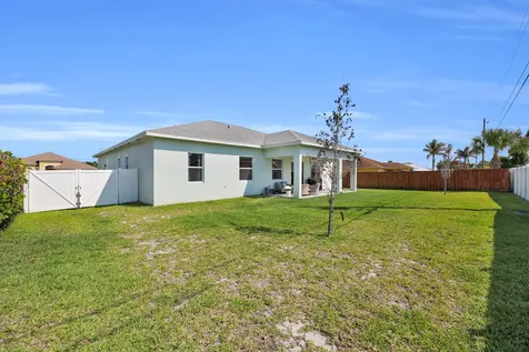 1950 SW Glendale Street Port St Lucie FL 34987