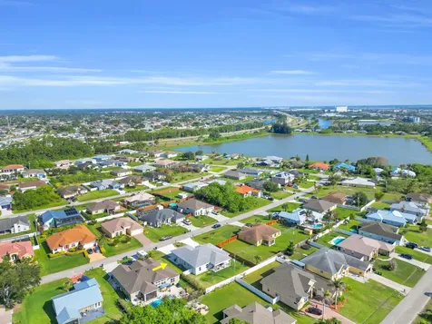 1950 SW Glendale Street Port St Lucie FL 34987