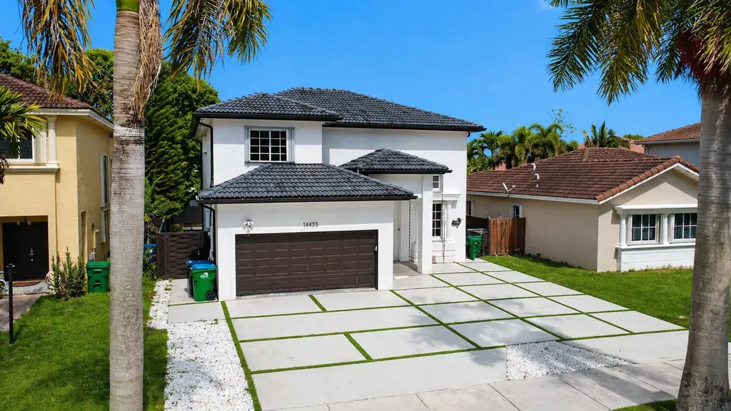14455 SW 158th Path Miami FL 33196