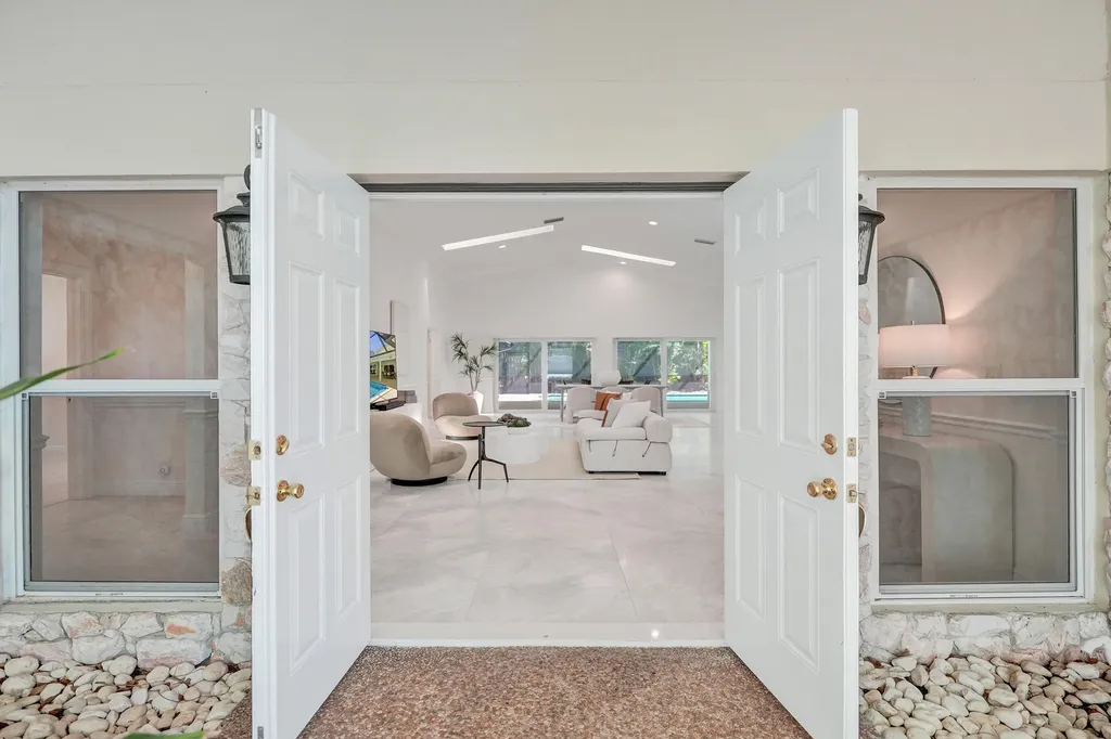 2401 NW 39th Street Boca Raton FL 33431