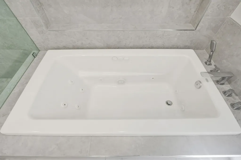 2401 NW 39th Street Boca Raton FL 33431