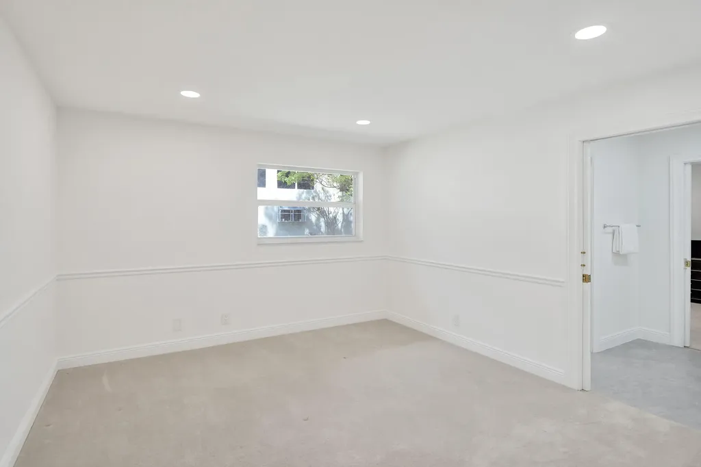 2401 NW 39th Street Boca Raton FL 33431