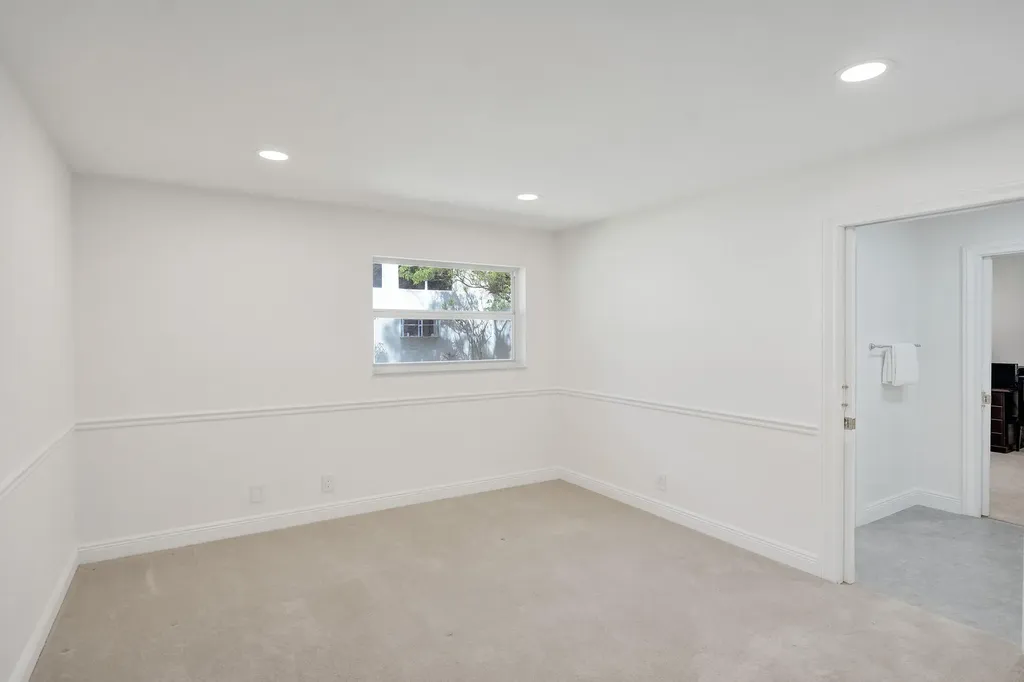 2401 NW 39th Street Boca Raton FL 33431