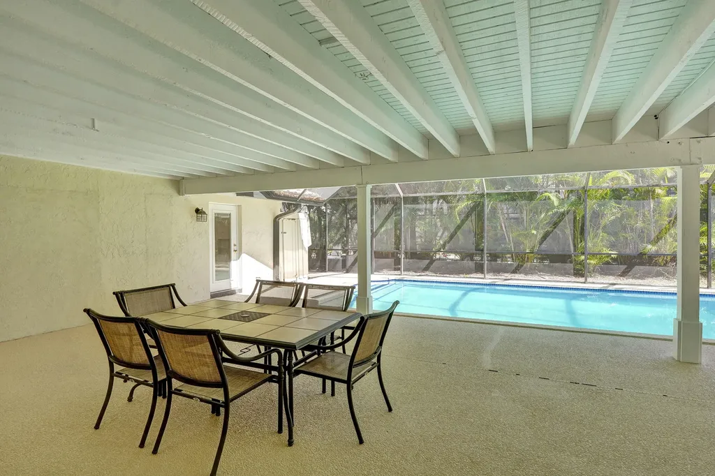 2401 NW 39th Street Boca Raton FL 33431