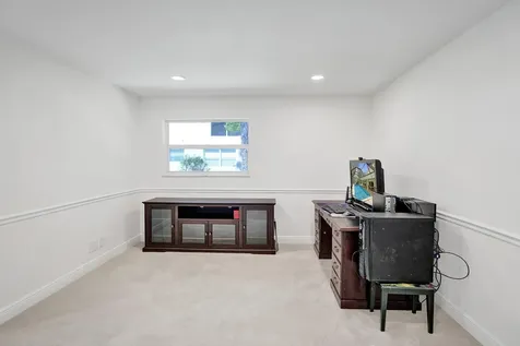2401 NW 39th Street Boca Raton FL 33431