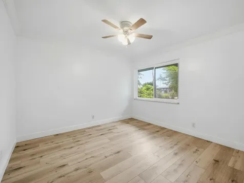 1680 NE 34th Lane Oakland Park FL 33334