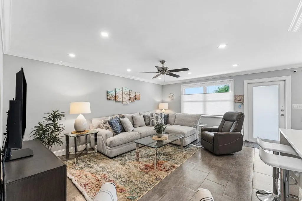 1027 Farnham O Deerfield Beach FL 33442