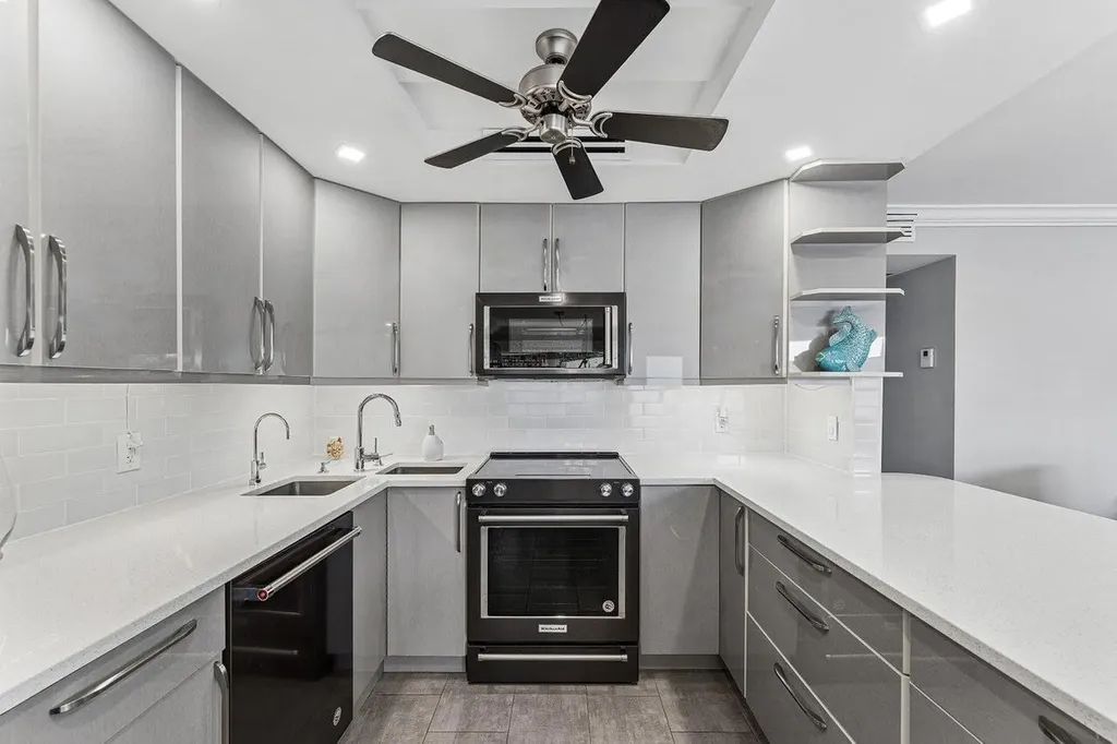 1027 Farnham O Deerfield Beach FL 33442