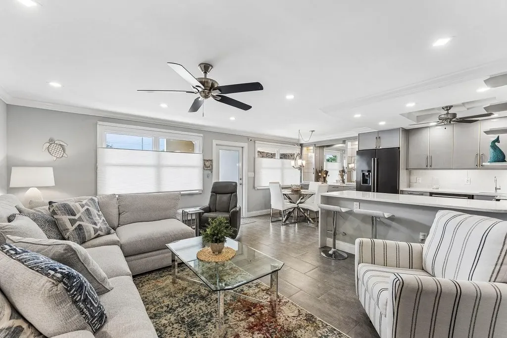 1027 Farnham O Deerfield Beach FL 33442
