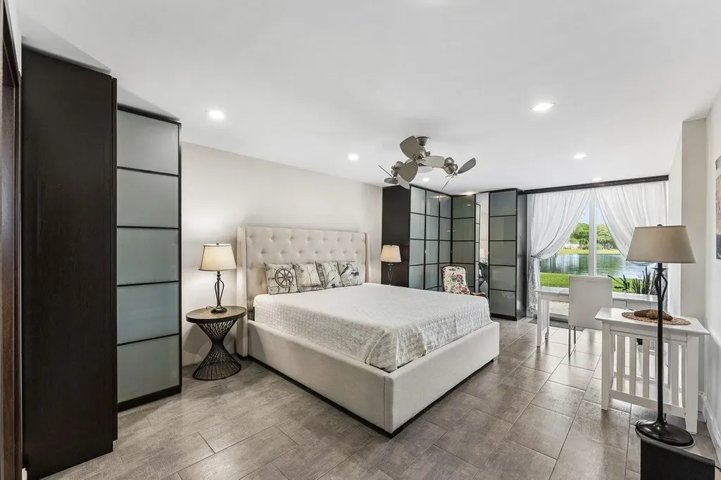 1027 Farnham O Deerfield Beach FL 33442