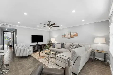 1027 Farnham O Deerfield Beach FL 33442
