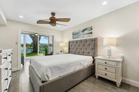 1027 Farnham O Deerfield Beach FL 33442