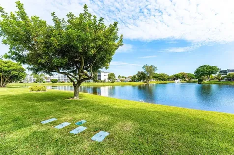 1027 Farnham O Deerfield Beach FL 33442