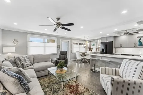 1027 Farnham O Deerfield Beach FL 33442