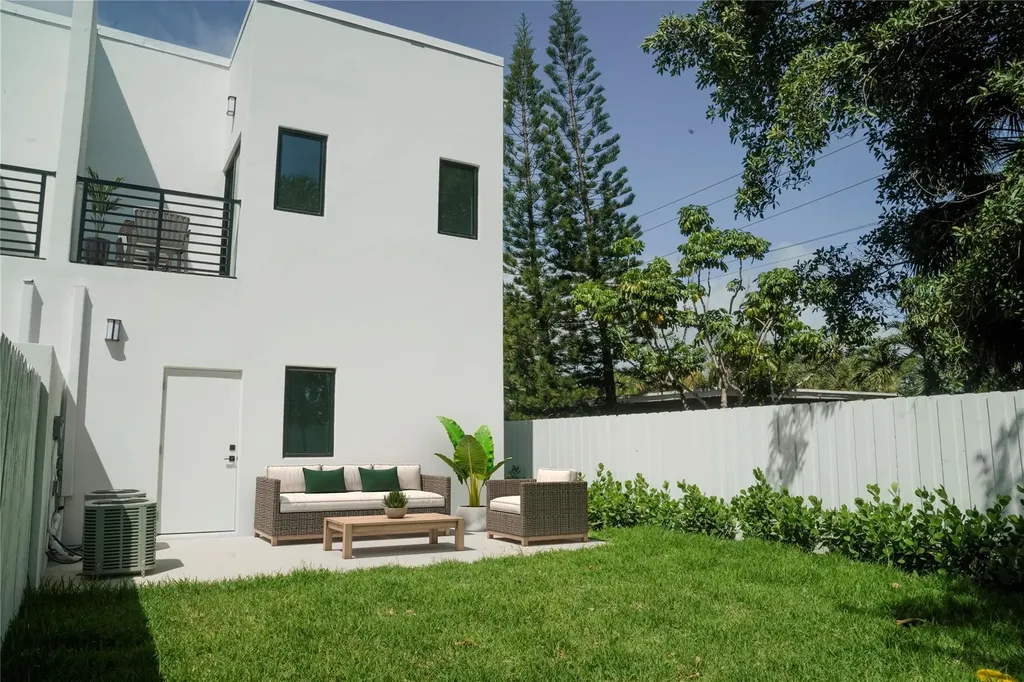 1138 NE 2nd Avenue Fort Lauderdale FL 33304