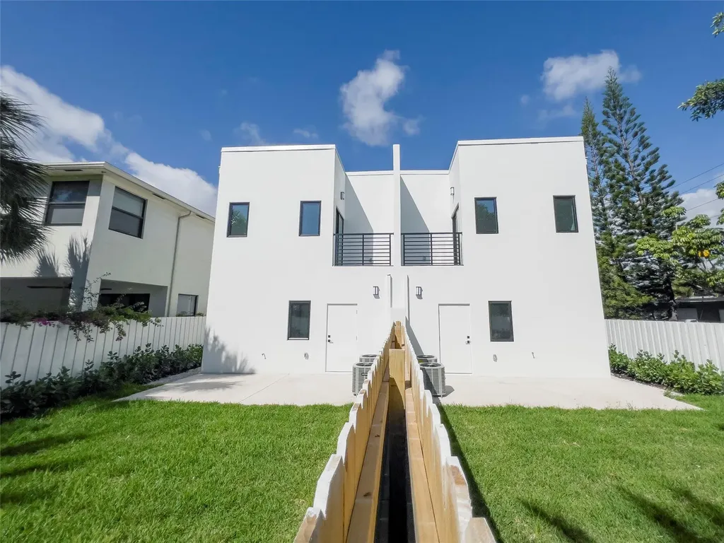 1138 NE 2nd Avenue Fort Lauderdale FL 33304