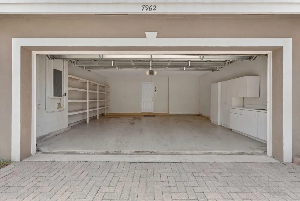 7962 N Silverado Circle Hollywood FL 33024