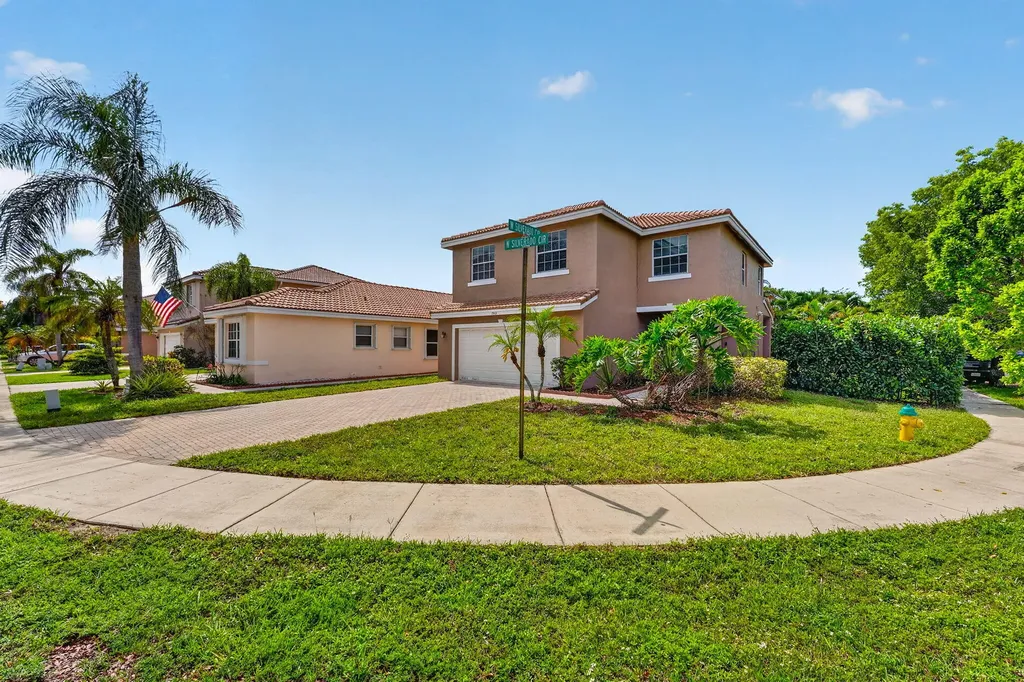 7962 N Silverado Circle Hollywood FL 33024