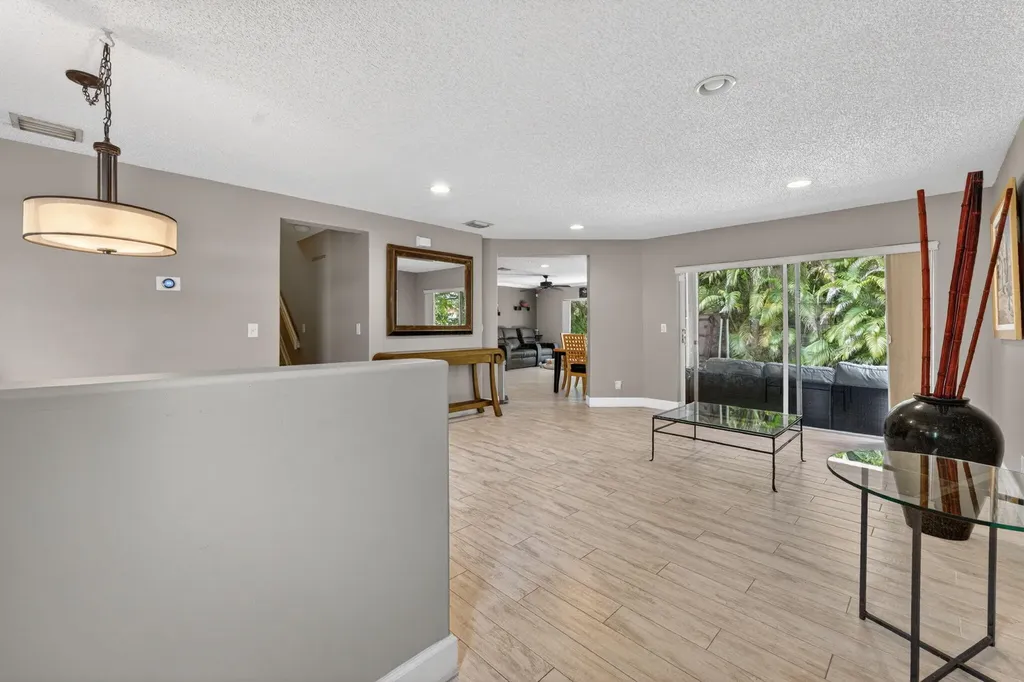 7962 N Silverado Circle Hollywood FL 33024