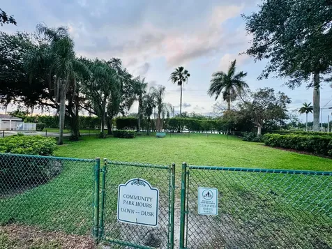 7962 N Silverado Circle Hollywood FL 33024