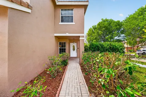 7962 N Silverado Circle Hollywood FL 33024