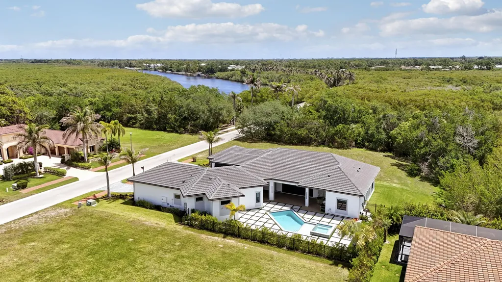 179 SE Via Terra Bella Port St Lucie FL 34952