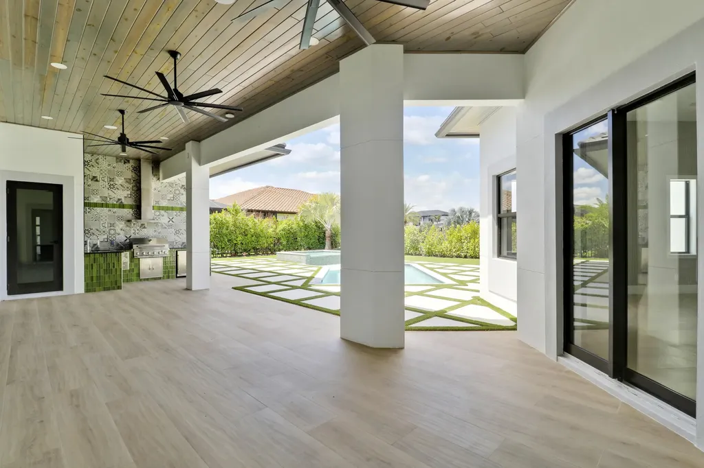 179 SE Via Terra Bella Port St Lucie FL 34952