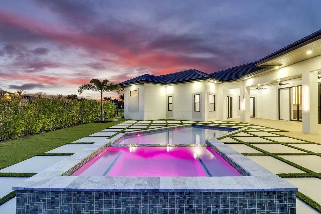 179 SE Via Terra Bella Port St Lucie FL 34952