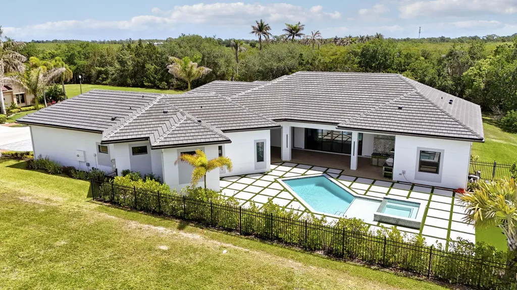 179 SE Via Terra Bella Port St Lucie FL 34952