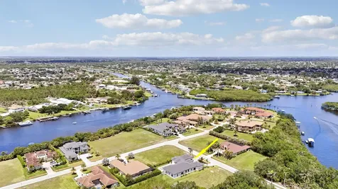 179 SE Via Terra Bella Port St Lucie FL 34952