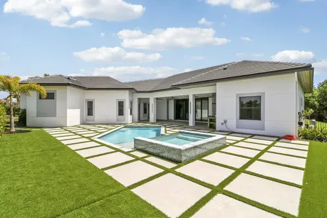 179 SE Via Terra Bella Port St Lucie FL 34952
