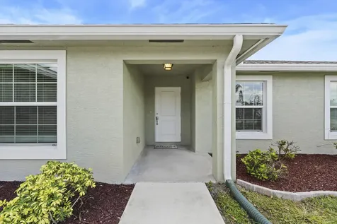 2025 SE South Buttonwood Drive Port St Lucie FL 34952