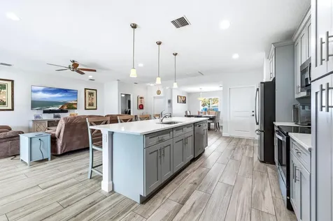 2025 SE South Buttonwood Drive Port St Lucie FL 34952