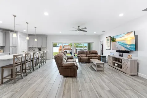 2025 SE South Buttonwood Drive Port St Lucie FL 34952