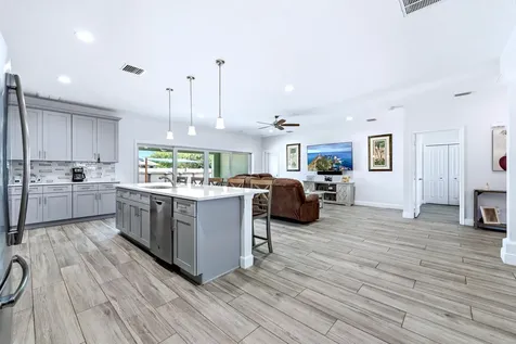 2025 SE South Buttonwood Drive Port St Lucie FL 34952