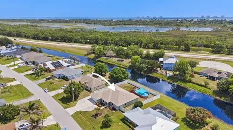 2025 SE South Buttonwood Drive Port St Lucie FL 34952