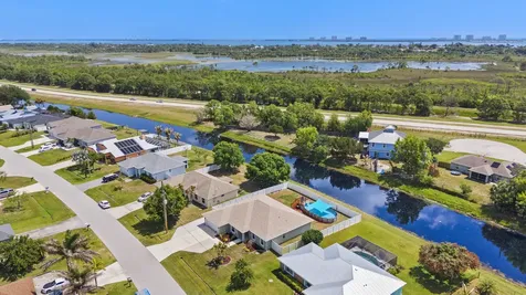 2025 SE South Buttonwood Drive Port St Lucie FL 34952