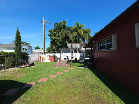 637 Dogwood Road West Palm Beach FL 33409
