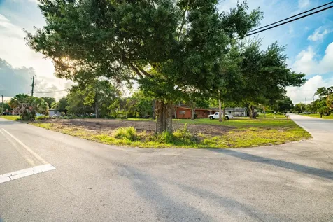 4805 34th Avenue Vero Beach FL 32967