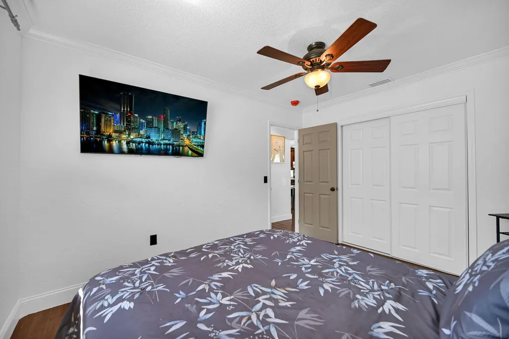 11600 NW 30th Place Sunrise FL 33323