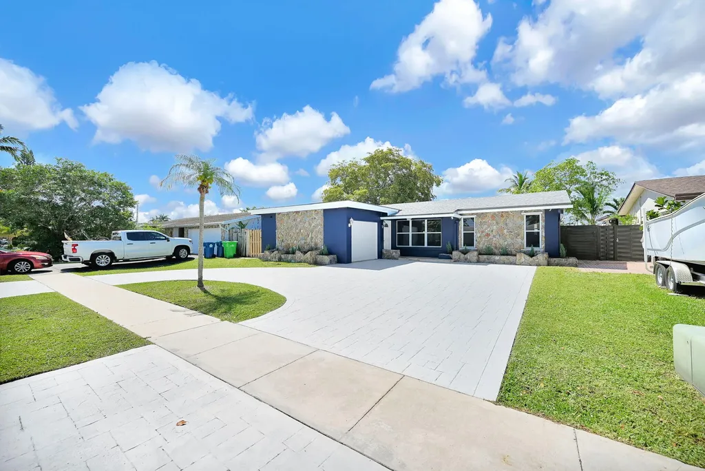 11600 NW 30th Place Sunrise FL 33323