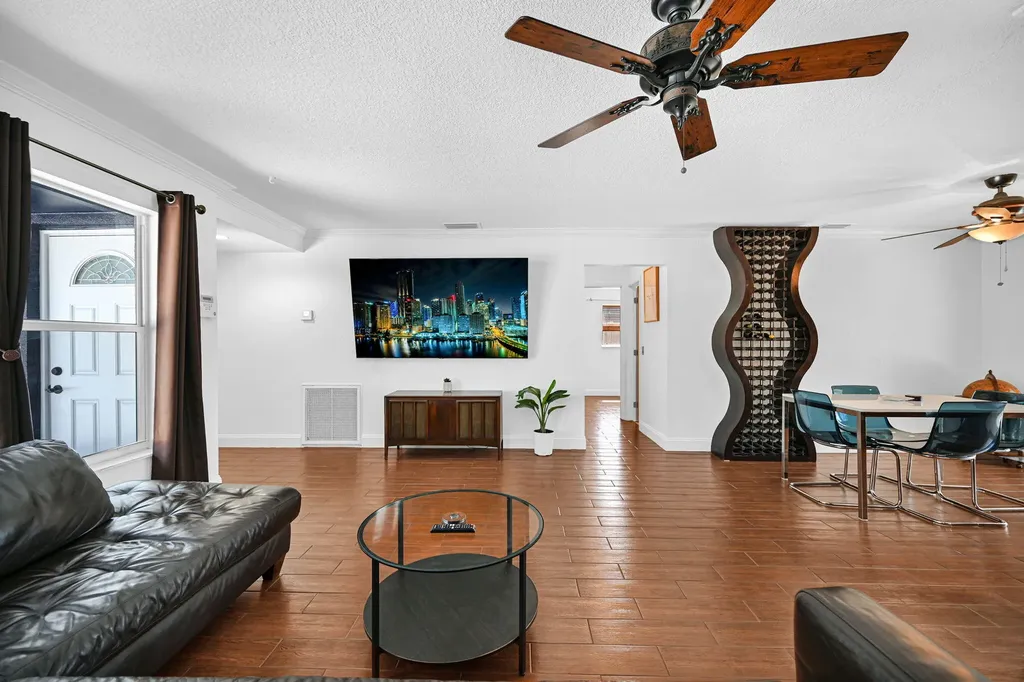 11600 NW 30th Place Sunrise FL 33323