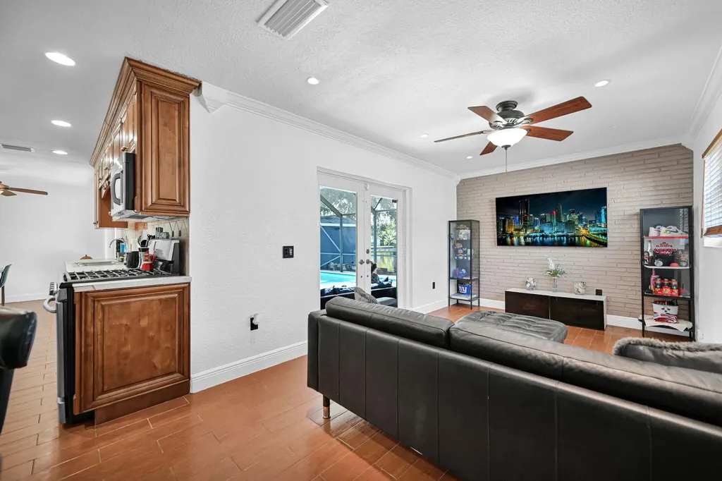 11600 NW 30th Place Sunrise FL 33323