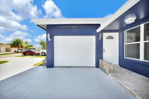 11600 NW 30th Place Sunrise FL 33323